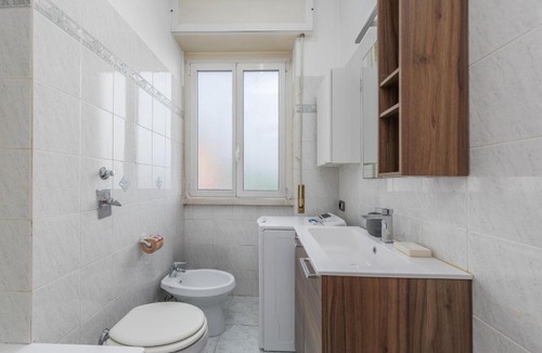 Cinisello Balsamo Apartment | Air Conditioning - Balcony - Quiet