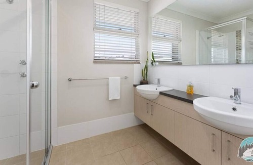 Kellyville House | Aircabin | North Kellyville | Comfy | 4 Beds House