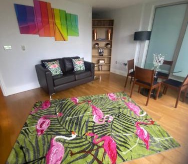 Sands End Apartment | Aircon in all Rooms Desirable 2bed Flat in Chelsea