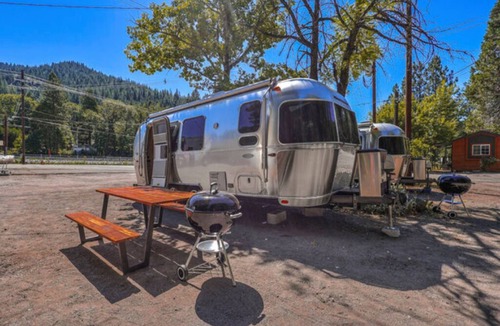 Dunsmuir Apartment | Airstream - (Eucalyptus)