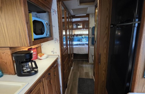 Lawton House | Airstream w flush toilet, city water, hot tub