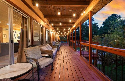 Alto House | Airy Alto Escape Deck Games Views