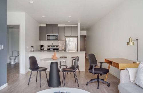 Judkins Park Apartment | Airy Central District 1BR w/Gym & Pets, nr Dining, by Blueground