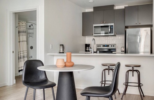 Judkins Park Apartment | Airy Central District 1BR w/Gym & Pets, nr Dining, by Blueground
