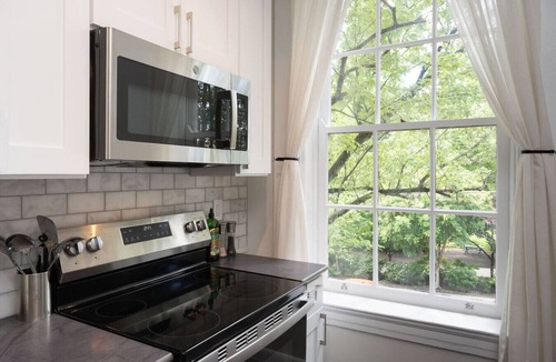 Pendleton Apartment | Airy, Elegant 1bd Apartment, Steps from Everything