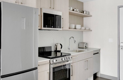 Forest Hills - Woodbourne Apartment | Airy Jamaica Plain Studio w/ Gym & W/D, near Orange Line, by Blueground
