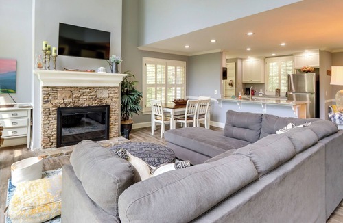 Jasper Cabin | Airy Jasper Vacation Rental w/ Deck + Gas Grill