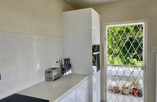 Lascelles Apartment | Airy Modern Very Specious 2 Bed/2 Bath Apartment