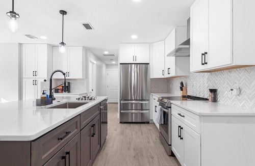 Gainesville House | Airy, Spacious, Newly Renovated Home – Walk to UF!