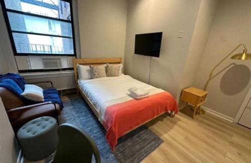 Prudential - St. Botolph Apartment | Airy Studio South End