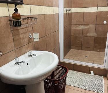 Delmas Bed & Breakfast | AJM Accommodation