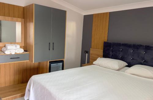 Seferihisar Hotel | Akarca Elite Pansiyon