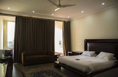 Gujrat Hotel | Akbars Kinara
