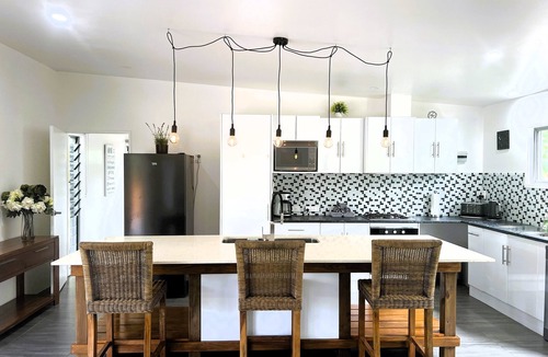 Matavera House | Ake Ake House a stylish and private retreat in the peaceful village of Matavera.
