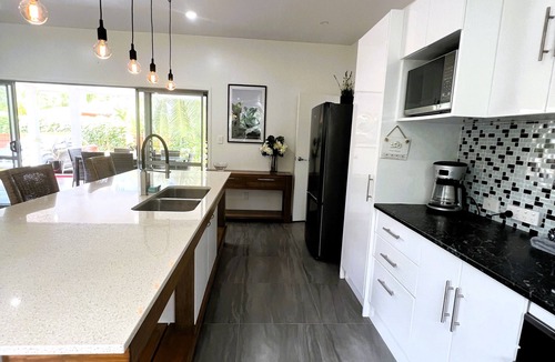 Matavera House | Ake Ake House a stylish and private retreat in the peaceful village of Matavera.