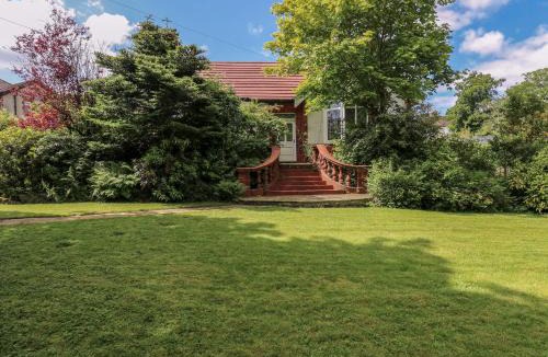 Saddleworth House | Akila