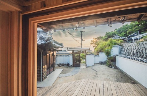 Sakaide Villa | AKIYATO Sei-Jima Retreat