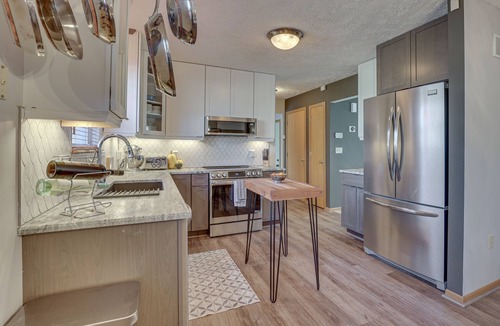Highland Square House | Akron Home w/Deck: Walk to Towpath Trail!