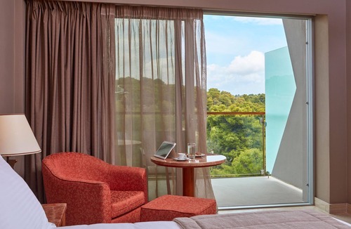 Agii Anargiri Hotel | AKS Hinitsa Bay