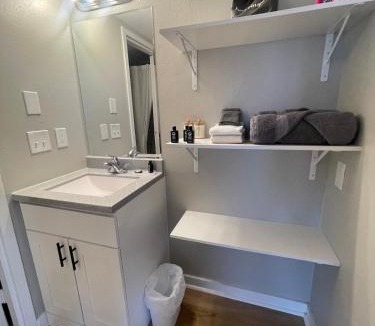 South Central Omaha Apartment | Aksarben Modern 1Bed ground level with parking