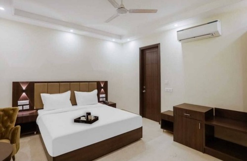 Sector 39 Hotel | Akshay Hotel