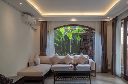 Melayang Hotel | Aksmi Suites & Villas