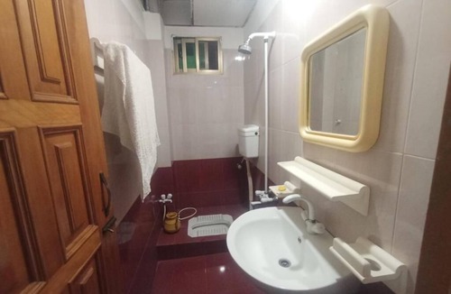 Saddar Town Hotel | Al Amarat Hotel