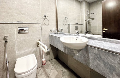 Dubai Apartment | Al Manara Premium Deluxe Studio