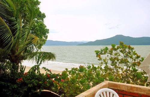 Daniela Cottage | Al Mare - Oceanfront Home - Steps from the Sand in Florianopolis