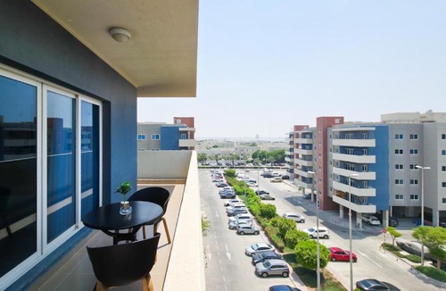 Abu Dhabi Apartment | Al Reef 3BR - Chic Poolside Luxe Retreat