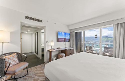 Ala Moana Apartment | Ala Moana Hotel 1626 one bedroom w King bed