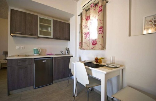 Agia Paraskevi House | Alafouzos Studios