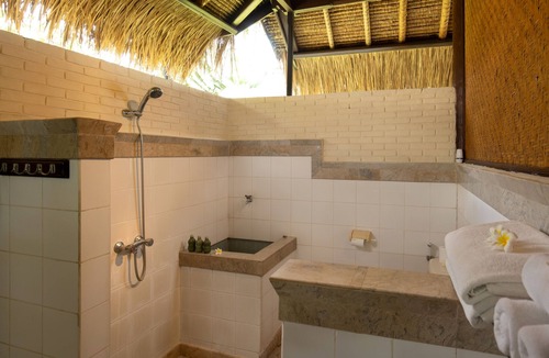 Sambirenteng Hotel | Alam Anda Ocean Front Resort & Spa