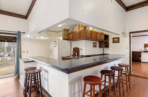 Tanaina House | Alaska Base Camp - 5BR, Fenced Yard, Epic Hangout Space & Hatcher Pass Gateway