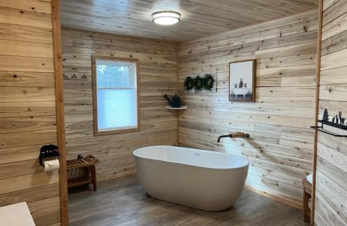 Palmer Bed & Breakfast | Alaska Knotty Pine B&B
