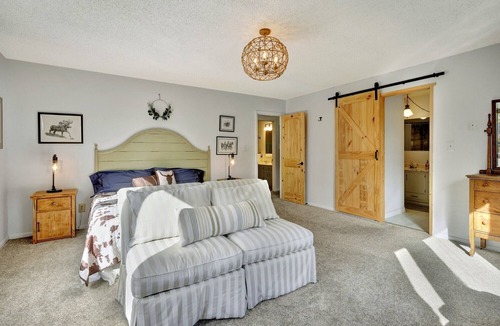 Abbott Loop House | Alaskan Ranch ~ 2 bedroom, 2 bathroom