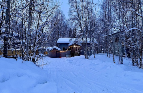 Chugiak Apartment | Alaskan studio in the mountains