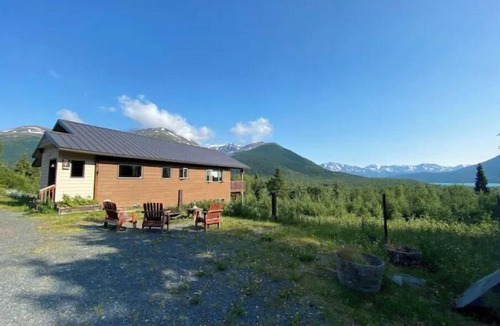 Cooper Landing Cabin | AlaskanTreasure-Amazing Mountain and Lake Views