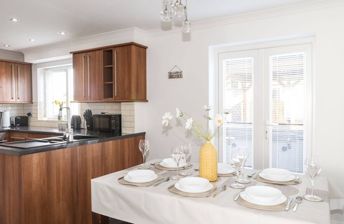 Rhosybol Cottage | ALAW VIEW, family friendly, with hot tub in Amlwch
