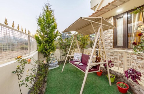 Bhimtal Villa | Alaya Stays Cozy Nest 2 BHK Cottage with Garden