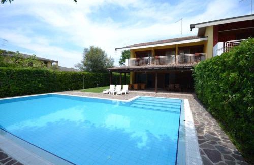 Isola Albarella Villa | Albarella villa con piscina vicina al mare