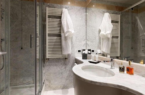 Albavilla Hotel | Albavilla Hotel & Co