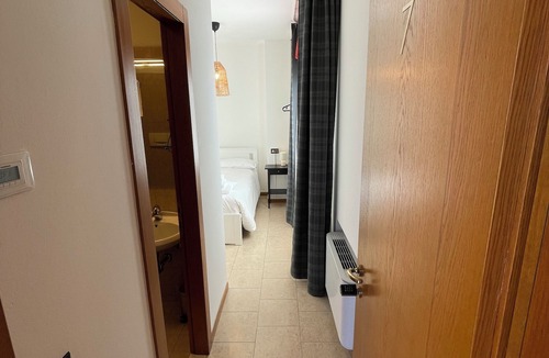 Rossano Veneto House | Albergaria