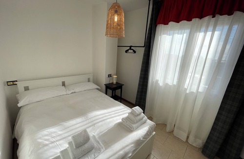 Rossano Veneto House | Albergaria