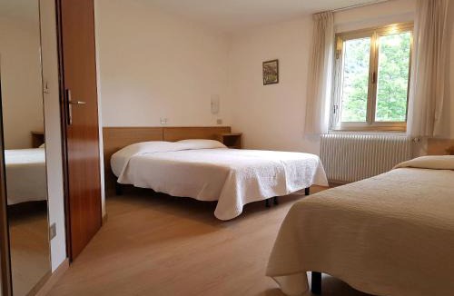 Padergnone Hotel | Albergo Miralaghi
