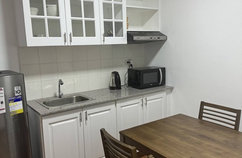 Baguio Condo | Albergo: Pine Trees & Cool Weather by VERA