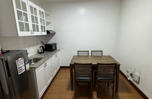 Baguio Condo | Albergo: Pine Trees & Cool Weather by VERA