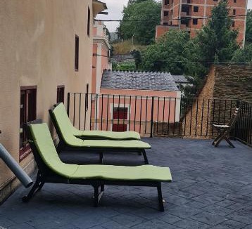 Lourenza Hostel | ALBERGUE CASTELOS