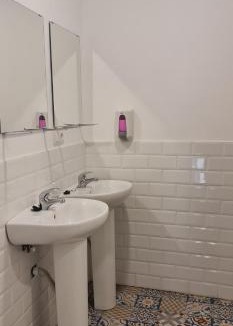 Lourenza Hostel | ALBERGUE CASTELOS