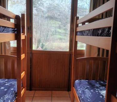 Cain Hostel | Albergue de Caín "El Diablo de la peña"